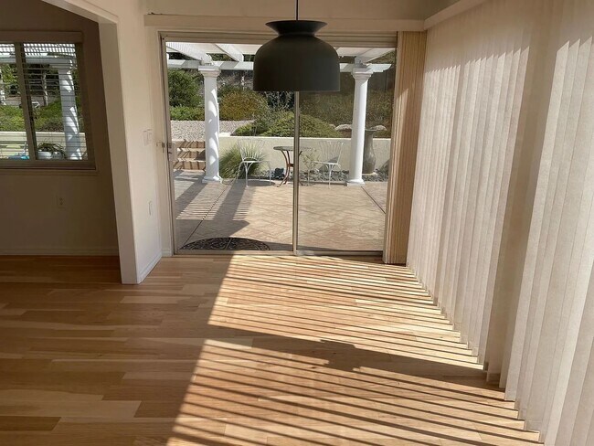 Building Photo - Beautiful 55+ home in the Seven Oaks Community!
