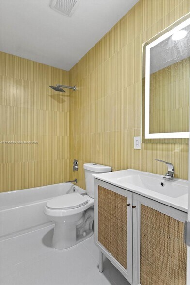 Building Photo - 1640 NE 183rd St