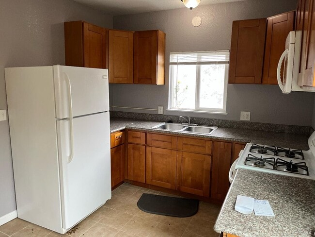 Building Photo - 1717 Sutter St