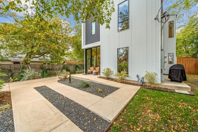 Building Photo - 2509 Durwood St