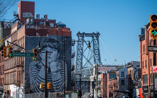 Building Photo - 329 Broadway