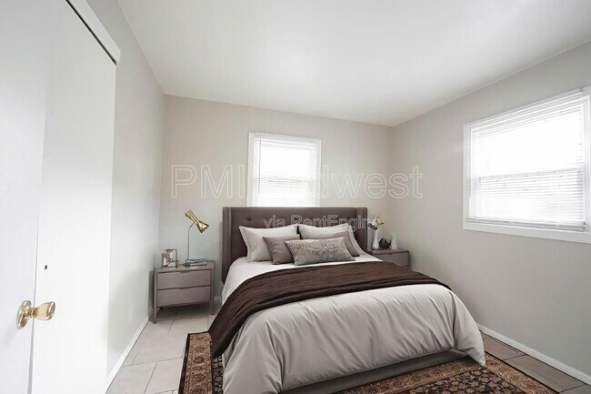 Building Photo - 3202 Wellington Ave