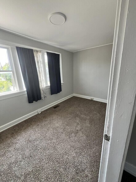 Building Photo - 1262 E 20th Ave