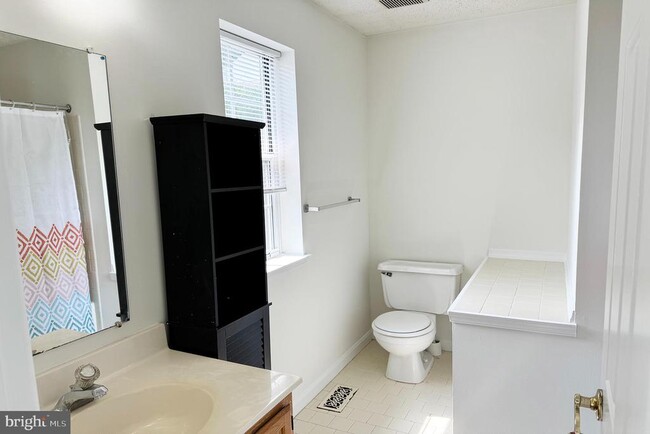 Building Photo - 1520 Murray Pl