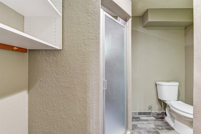 Building Photo - 15606 Dawnbrook Dr