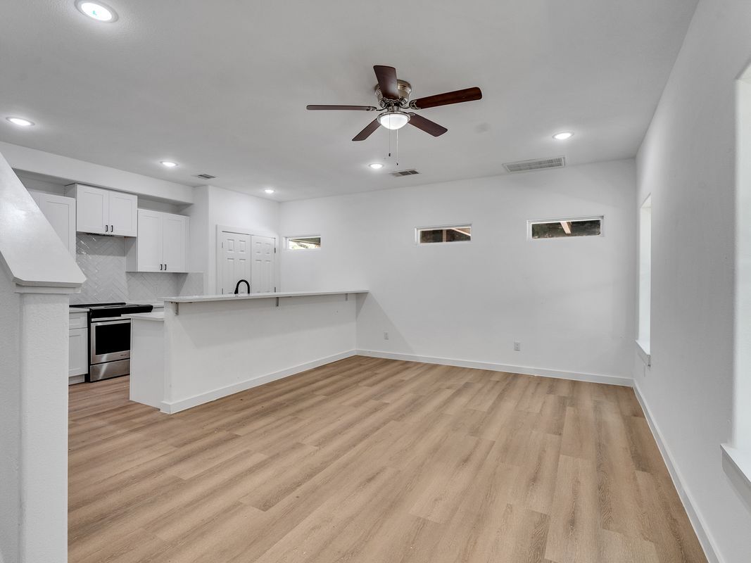 Building Photo - 8405 Mahalia Dr