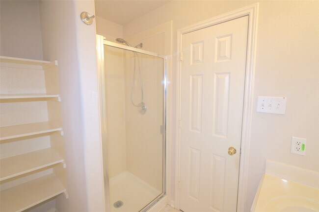Building Photo - 4810 Zachary Ln
