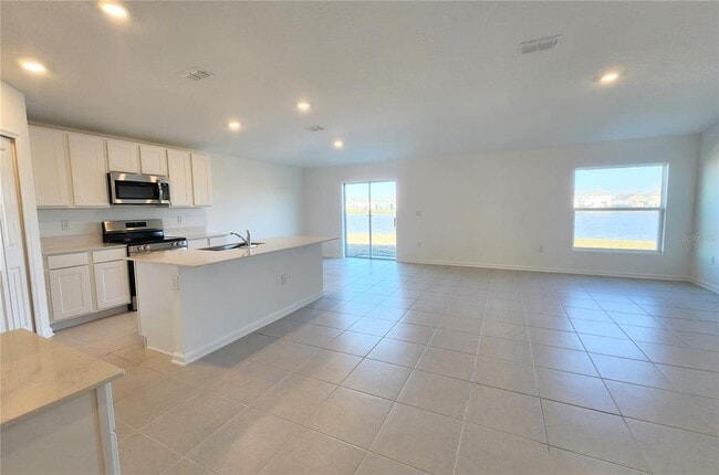 Building Photo - 5130 Magnolia Palm Dr