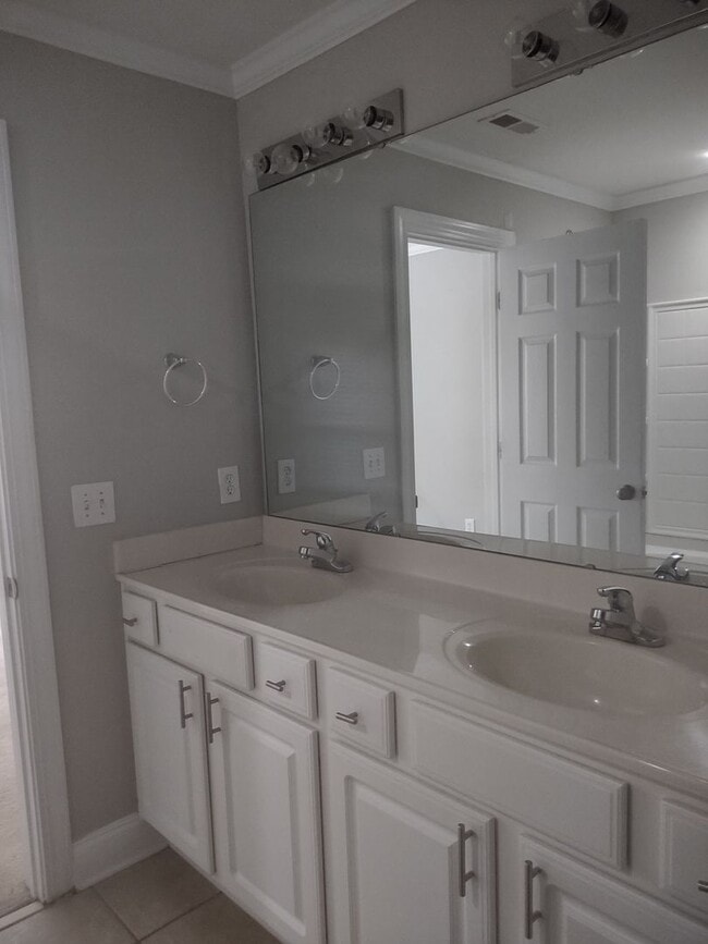 Building Photo - Outstanding Three Bedroom Home located Pennington Square! Minutes Away from Ft. Jackson