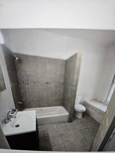 Building Photo - 2464 N 27th St