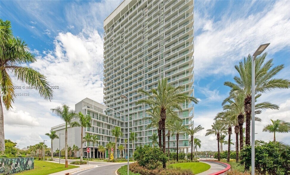Building Photo - 2000 Metropica Way