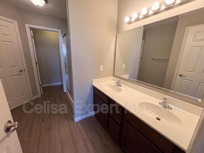 Building Photo - 4914 Stone Canyon Passage