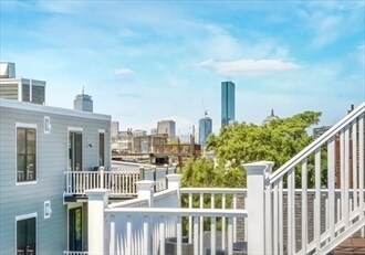 Building Photo - 439 W 4th St