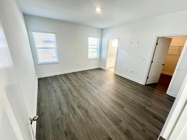 Building Photo - 3082 Voyager Ave