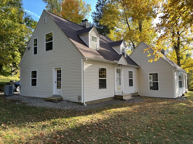 Building Photo - 16152 Glen Rd