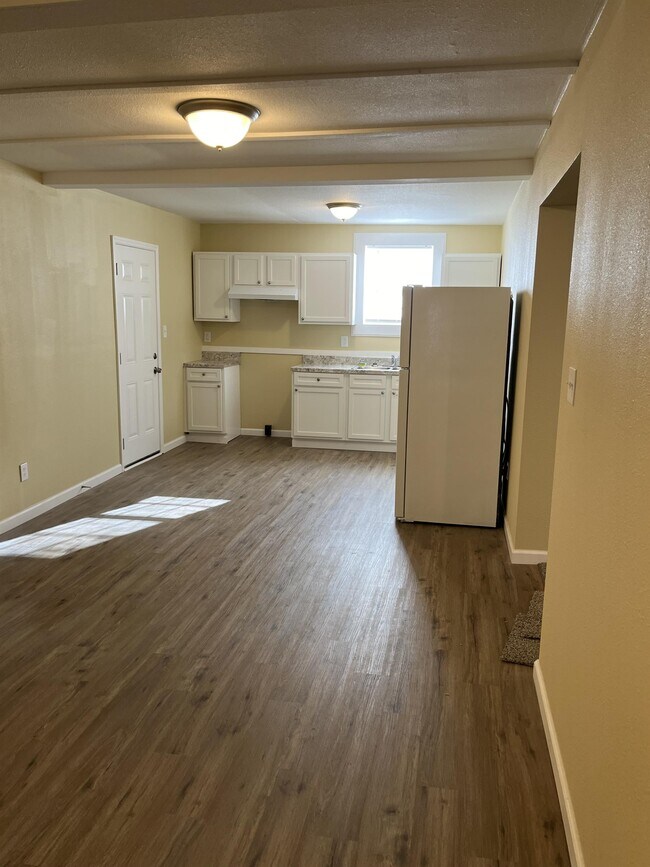 Building Photo - 201 Pike St