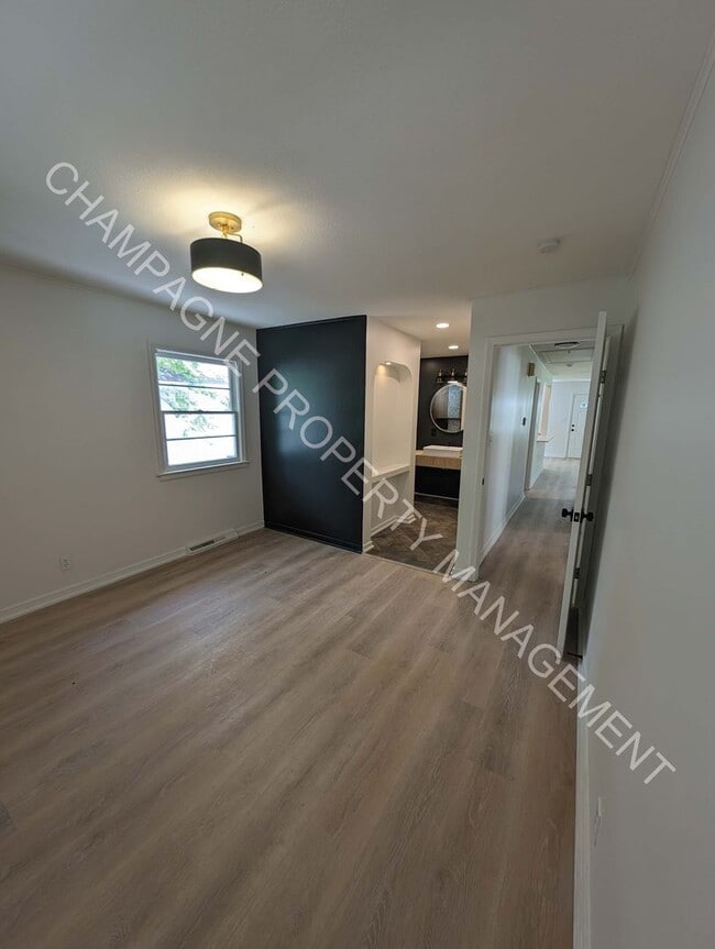 Building Photo - Modern Home in Waldo