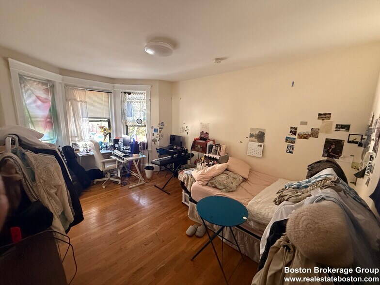 Building Photo - 39 Hemenway St