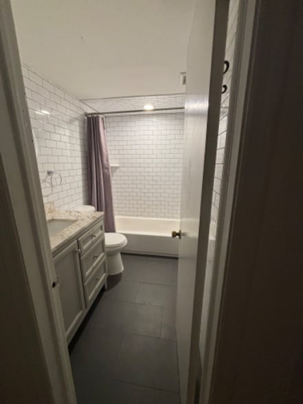 Building Photo - 587 Darlington Ave