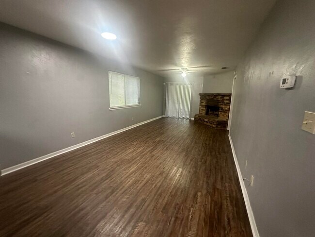 Building Photo - 3206 Ginger Dr