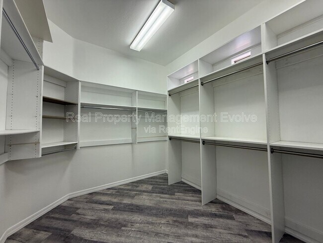 Building Photo - 23012 N 38th Pl