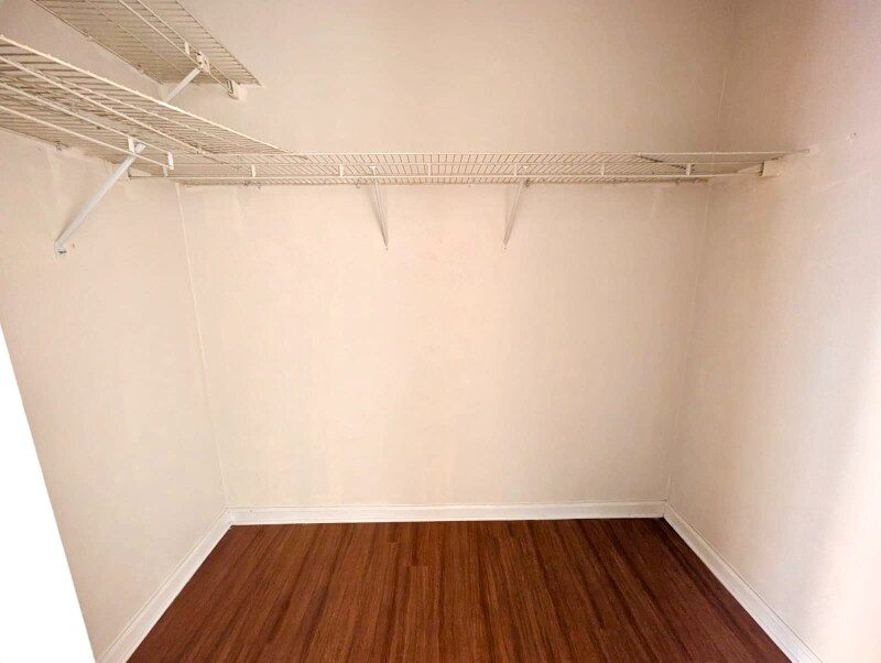 Building Photo - 1736 Augustine Pl