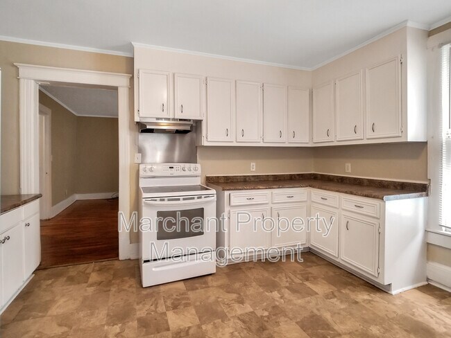 Building Photo - 522 Perry Ave