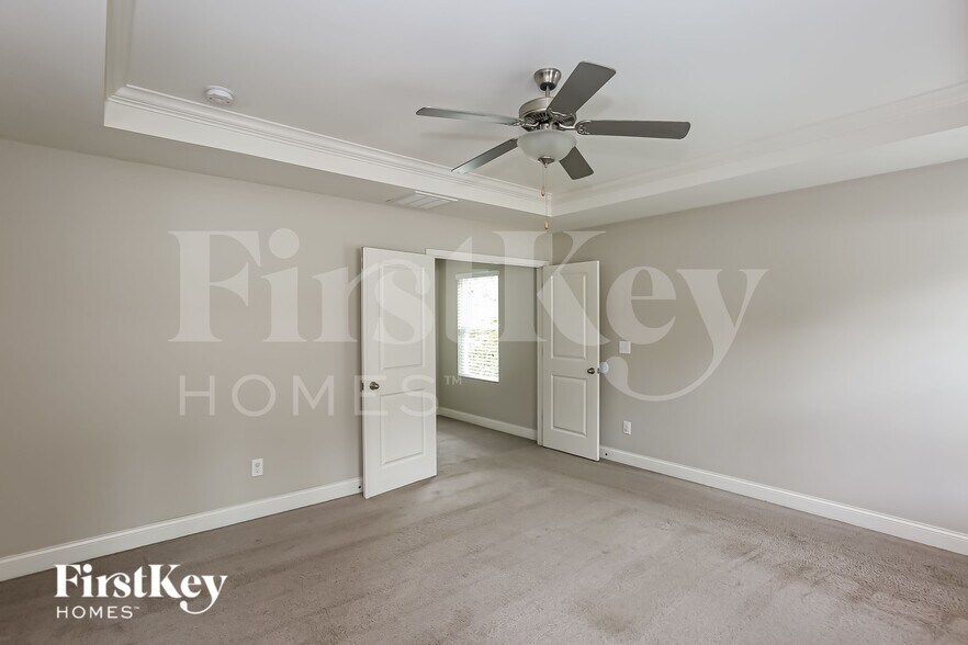 Building Photo - 9232 Evans Creek Ct