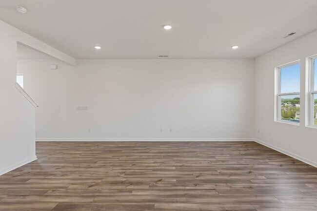 Building Photo - BRAND NEW - SINGLE FAMILY HOME IN COLUMBIA