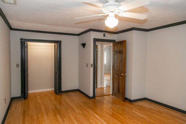 Building Photo - Welcome to Arborgate! Spacious Condo in He...