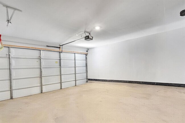 Building Photo - 1008 Tipton St