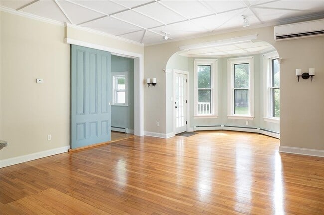 Building Photo - 29 Champlin St