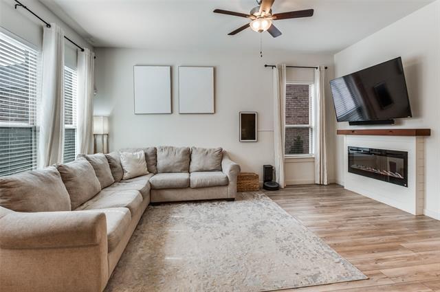 Building Photo - 4539 English Maple Dr