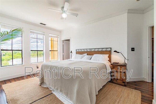 Building Photo - 2717 Via Cipriani