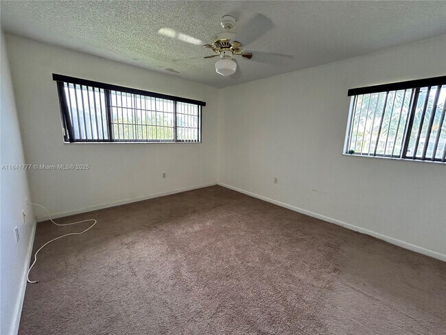 Building Photo - 468 NE 206th Ln