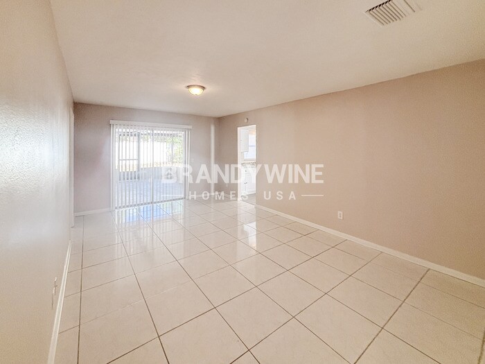 Building Photo - 1608 Robin Ln