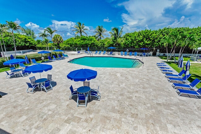 Building Photo - 145 S Ocean Ave