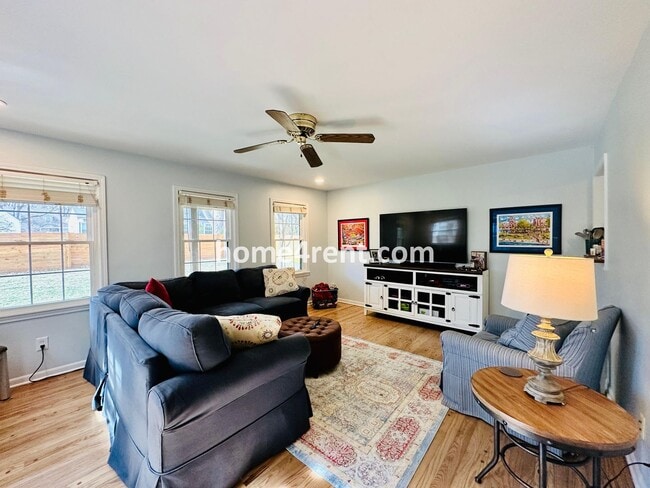 Building Photo - Charming, Prairie Village Home in a Quiet Neighborhood with Wood Floors and a Fenced Yard!