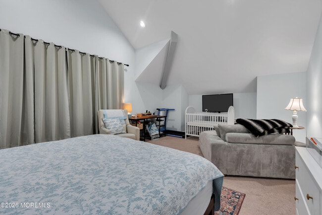 Building Photo - 160 Main St