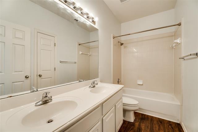 Building Photo - 3209 Bloomfield Trail
