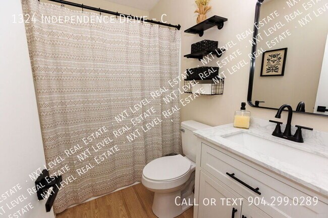 Building Photo - 1324 Independence Dr