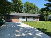 Building Photo - Westwood KS Renovated 3 Bed/2.5 Bath MainLevel Home with Attached Garage and Utilities w/Fee, Own...