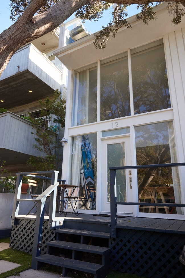 Building Photo - 12 Westwind St