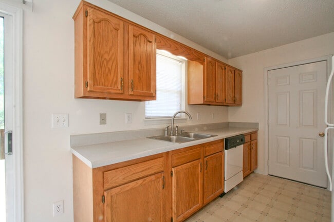 Building Photo - 112 E Ivybridge Dr