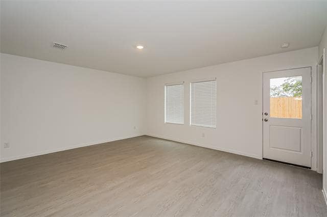 Building Photo - 1129 Tufted Dr