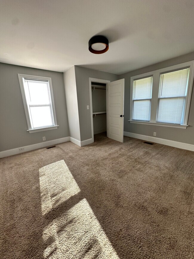 Building Photo - 1817 Knowles St