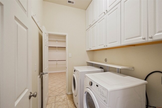 Building Photo - 12419 Tyler Springs Ln