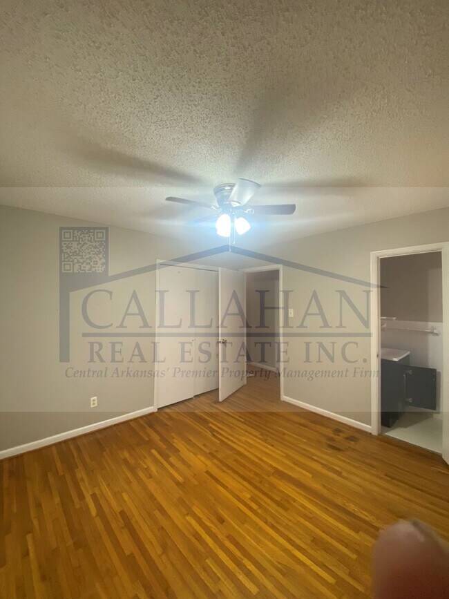 Building Photo - 303 S Longfield Ave