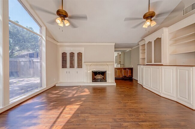 Building Photo - 365 Champions Colony III St