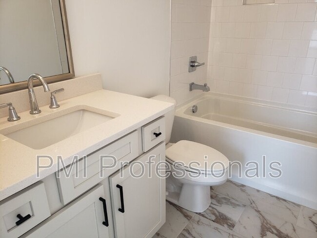 Building Photo - 213 McAuliffe St